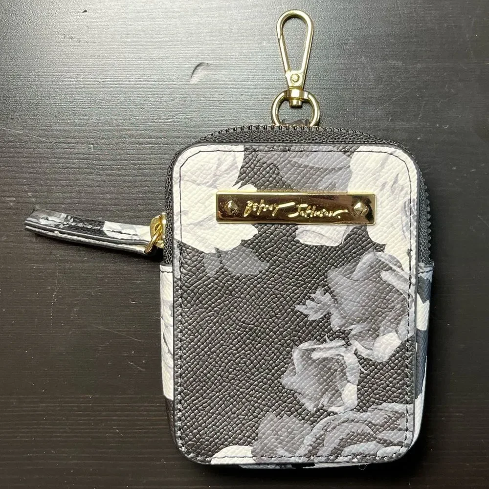 Betsey Johnson Black White Floral Zip Pouch Card Coins Keys Artsy Practical Chic - Picture 2 of 5
